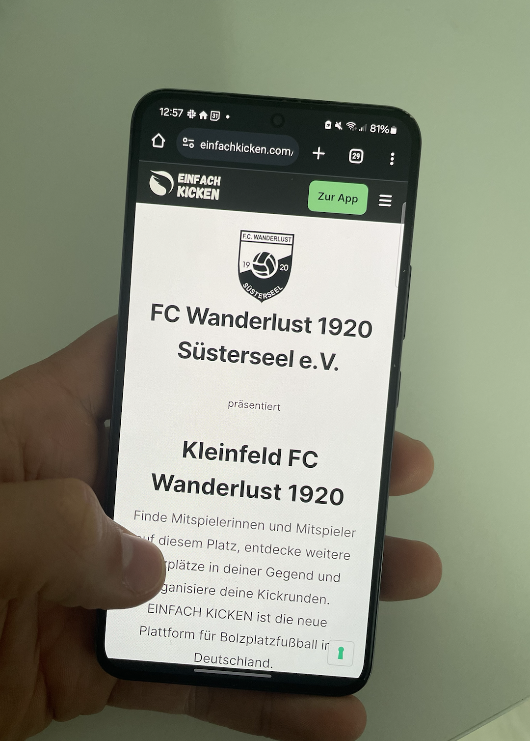 Mit dabei ist ein Premium Club Membership für 3 Monate. Diese Mitgliedschaft sichert deinem Verein eine exklusive Präsentationseite bei EINFACH KICKEN.